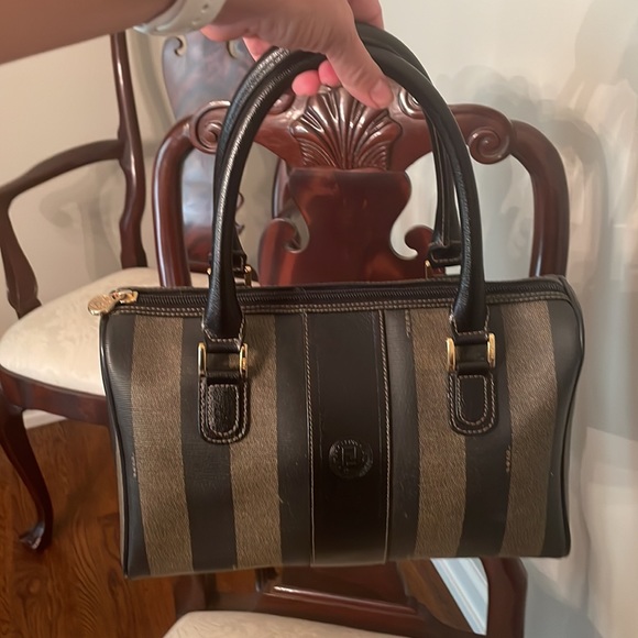 Vintage Fendi purse in amazing condition - Picture 4 of 9